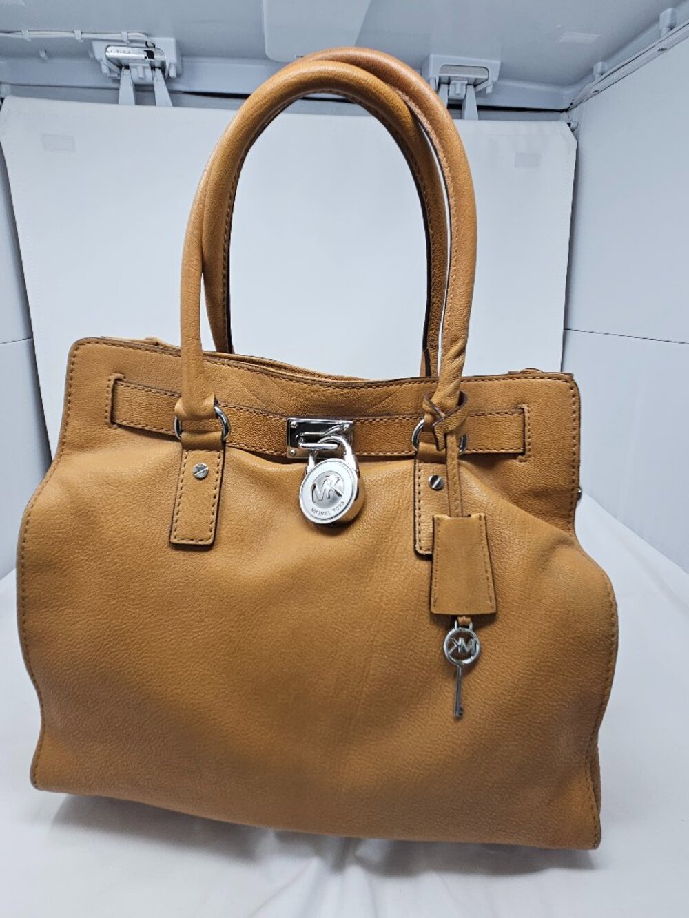 Michael Kors Large Hamilton Tote Handbag - Peanut
